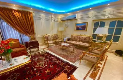 Villa - 7+ Bedrooms - 6 Bathrooms for sale in Al Shouyfat - 5th Settlement Compounds - The 5th Settlement - New Cairo City - Cairo