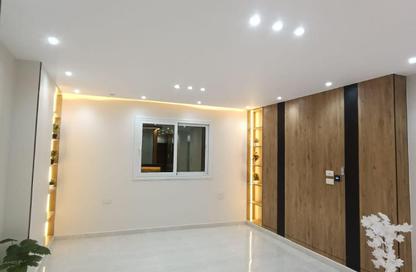 Apartment - 2 Bedrooms - 2 Bathrooms for sale in Gate 4 old - Horus - Hadayek El Ahram - Giza