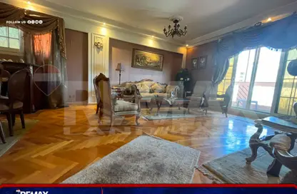 Apartment - 3 Bedrooms - 2 Bathrooms for sale in Mohamed Bahaa Al Din Al Ghouri St. - Smouha - Hay Sharq - Alexandria