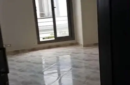 Apartment - 3 Bedrooms - 1 Bathroom for rent in Tag Sultan - Ring Road - Cairo