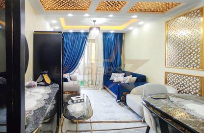 Apartment - 2 Bedrooms - 1 Bathroom for sale in Al Hilton St. - Smouha - Hay Sharq - Alexandria