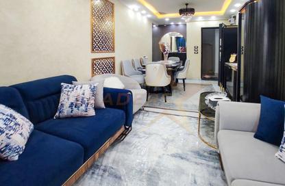 Apartment - 2 Bedrooms - 1 Bathroom for sale in Al Hilton St. - Smouha - Hay Sharq - Alexandria