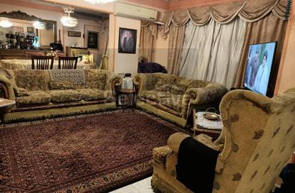 شقة - 3 غرف نوم - 2 حمامات للبيع في شارع صلاح الدين - ميدان الجامع - مصر الجديدة - القاهرة