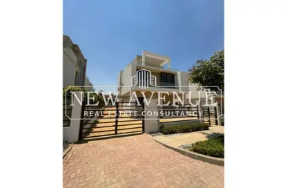 Villa - 3 Bedrooms - 5 Bathrooms for sale in Moon Residences - Fifth Square - The 5th Settlement - New Cairo City - Cairo