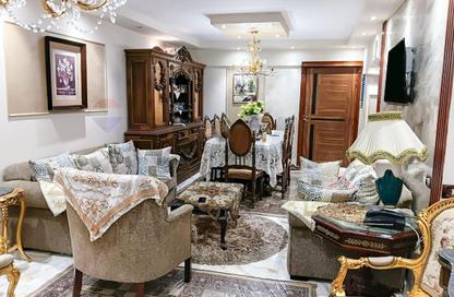 Apartment - 2 Bedrooms - 1 Bathroom for sale in Moharam Bek - Hay Wasat - Alexandria