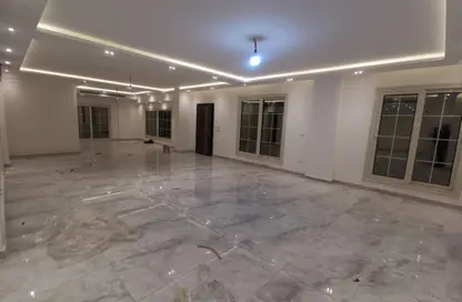 Apartment - 3 Bedrooms - 3 Bathrooms for rent in Al Bostan St. - 9th District - Sheikh Zayed City - Giza