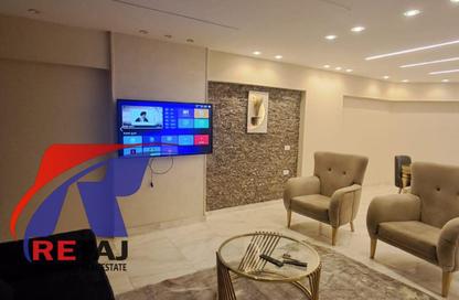 شقة - 2 غرف نوم - 2 حمامات للايجار في شارع الدكتور حسن الشريف - المنطقة الثامنة - مدينة نصر - القاهرة