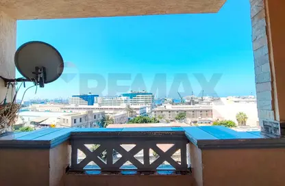 شقة - 3 غرف نوم - 2 حمامات للبيع في شارع عبد المنعم الشرقاوي - المنشية - حي الجمرك - الاسكندرية