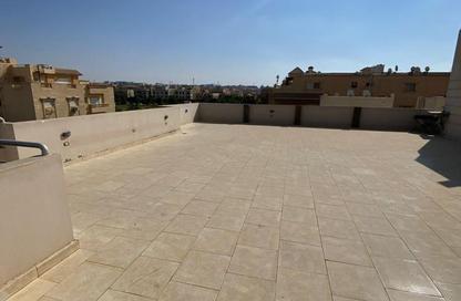 Apartment - 2 Bedrooms - 2 Bathrooms for sale in Area B - Ganoob El Acadimia - New Cairo City - Cairo