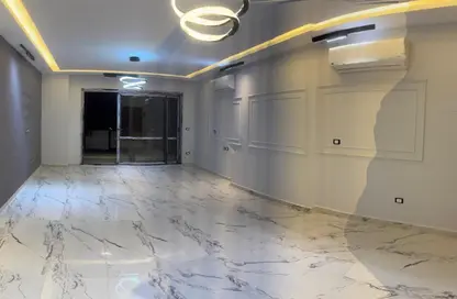 Apartment - 3 Bedrooms - 2 Bathrooms for sale in El Patio Oro - 5th Settlement Compounds - The 5th Settlement - New Cairo City - Cairo