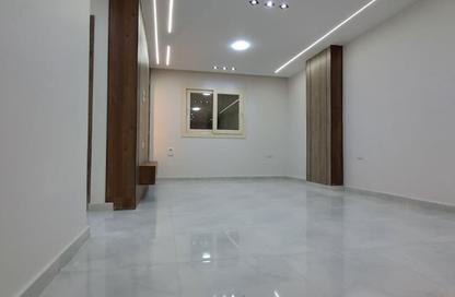 Apartment - 3 Bedrooms - 2 Bathrooms for sale in Gate 4 - Mena - Hadayek El Ahram - Giza