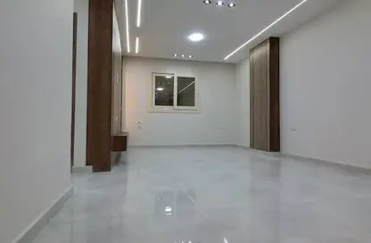 شقة - 3 غرف نوم - 2 حمامات للبيع في البوابة الرابعة - مينا - حدائق الاهرام - الجيزة