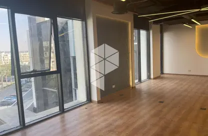 مساحات مكتبية - غرفة نوم للايجار في مول هايد بارك بيزنس - شارع التسعين الجنوبي - التجمع الخامس - مدينة القاهرة الجديدة - القاهرة