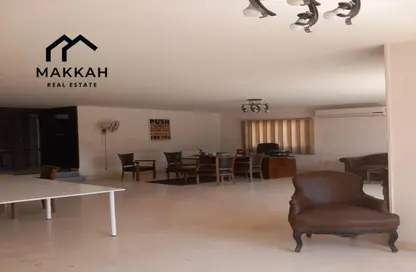 Office Space - 6 Bedrooms - 3 Bathrooms for rent in Hassan Ma'moon St. - 6th Zone - Nasr City - Cairo