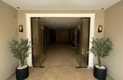 Apartment - 4 Bedrooms - 4 Bathrooms for sale in Village West - Sheikh Zayed Compounds - Sheikh Zayed City - Giza