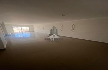 Apartment - 3 Bedrooms - 2 Bathrooms for sale in Nasir Mosque St. - Smouha - Hay Sharq - Alexandria