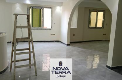 Apartment - 3 Bedrooms - 1 Bathroom for rent in Al Hekma St. - Sheikh Zayed City - Giza