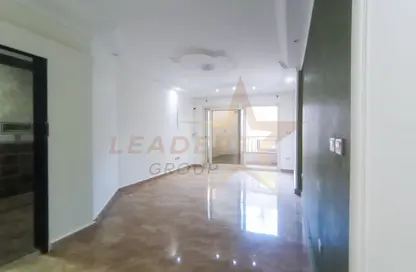 Apartment - 3 Bedrooms - 1 Bathroom for rent in Al Geish Road - Camp Chezar - Hay Wasat - Alexandria