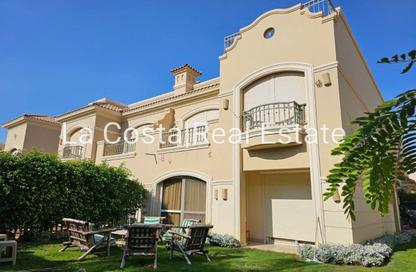 Apartment - 4 Bedrooms - 4 Bathrooms for sale in Al Patio 5 - El Patio - El Shorouk Compounds - Shorouk City - Cairo