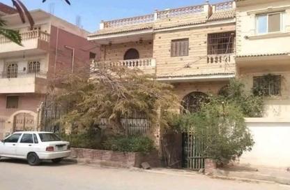 بناية كاملة - 8 غرف نوم - 8 حمامات للبيع في الحي الاول - مدينة 6 أكتوبر - الجيزة
