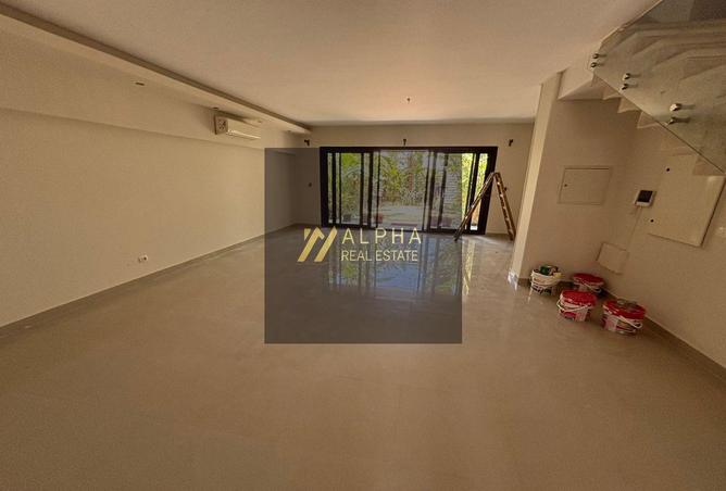 98002744 - Property Image 2