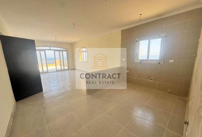 98010212 - Property Image 2