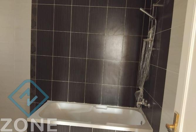 98817019 - Property Image 3