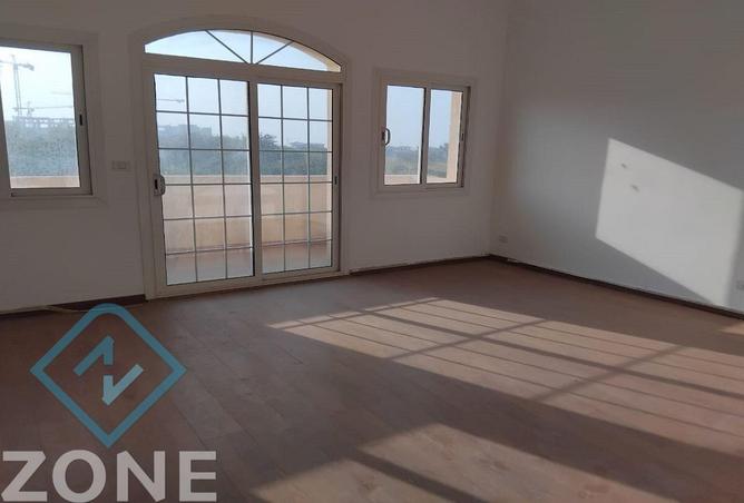 98817019 - Property Image 2