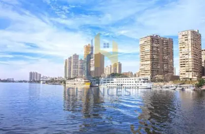 Apartment - 6 Bedrooms - 2 Bathrooms for sale in Cornish El Nile St. - Maadi - Hay El Maadi - Cairo