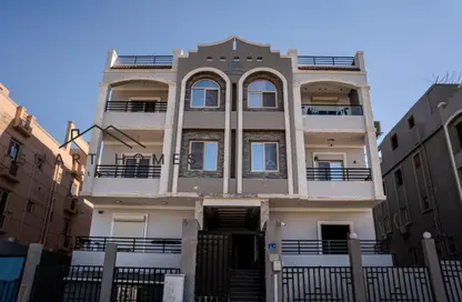 شقة - 3 غرف نوم - 2 حمامات للبيع في الحي الثامن - الشيخ زايد - الجيزة