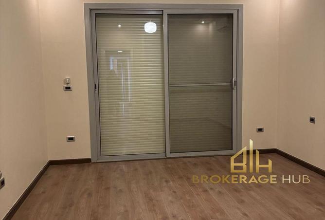 98002888 - Property Image 2