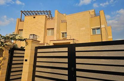 فيلا - 5 غرف نوم - 6 حمامات للايجار في كمبوندات الشروق - مدينة الشروق - القاهرة