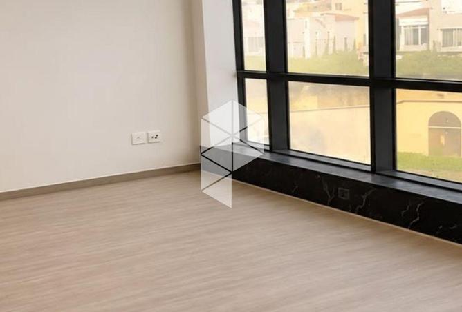 102069304 - Property Image 2