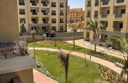 شقة - 3 غرف نوم - 2 حمامات للايجار في كمبوند بارادايس - كمبوندات الشروق - مدينة الشروق - القاهرة