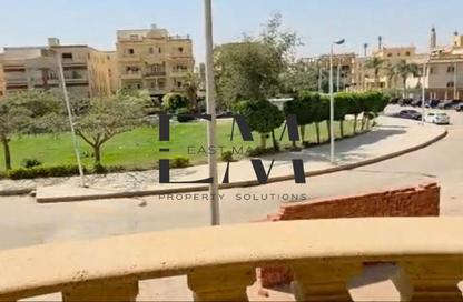 Apartment - 5 Bedrooms - 4 Bathrooms for sale in Musab Bin Omair St. - Area E - Ganoob El Acadimia - New Cairo City - Cairo Apartment - 5 Bedrooms - 4 Bathrooms for sale in Musab Bin Omair St. - Area E - Ganoob El Acadimia - New Cairo City - Cairo