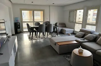 Apartment - 3 Bedrooms - 2 Bathrooms for sale in Baron School Street - Al Hadaba Al Wosta - Mokattam - Cairo