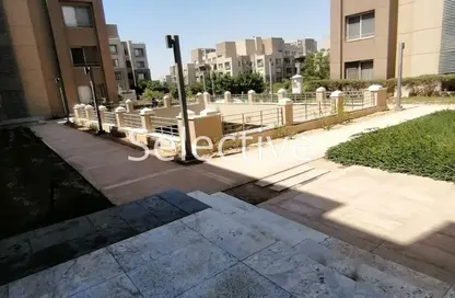 شقة - 2 غرف نوم - 2 حمامات للبيع في فيلدج جيت - المستثمرين الجنوبية - مدينة القاهرة الجديدة - القاهرة