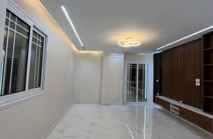 Apartment - 3 Bedrooms - 3 Bathrooms for sale in Hadayek El Ahram - Giza