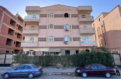 Apartment - 3 Bedrooms - 1 Bathroom for sale in 3rd Neighborhood - 1st Area - Shorouk City - Cairo