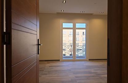 Apartment - 2 Bedrooms - 3 Bathrooms for sale in Hyde Park - New Cairo City - Cairo