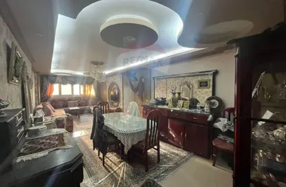 شقة - 3 غرف نوم - 2 حمامات للبيع في شارع طيبه - كليوباترا - حي شرق - الاسكندرية