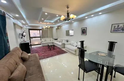 شقة - 2 غرف نوم - 2 حمامات للايجار في شارع لبنان - المهندسين - الجيزة