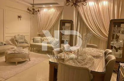 شقة - 3 غرف نوم - 1 حمام للبيع في المجاورة الاولي - الحي الثاني شرق - مدينة الشروق - القاهرة