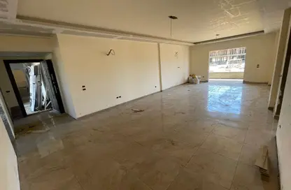 Apartment - 3 Bedrooms - 3 Bathrooms for sale in Al Sheikh Zayed St. - Saft El-Laban - Hay Boulaq El-Dakrour - Giza