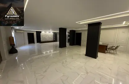 Villa - 5 Bedrooms - 5 Bathrooms for rent in Yasmine District - 14th District - Sheikh Zayed City - Giza