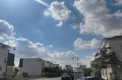 Villa - 3 Bedrooms - 3 Bathrooms for sale in Mountain View Giza Plateau - Ring Road - 6 October City - Giza