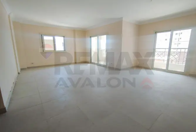100644596 - Property Image 2