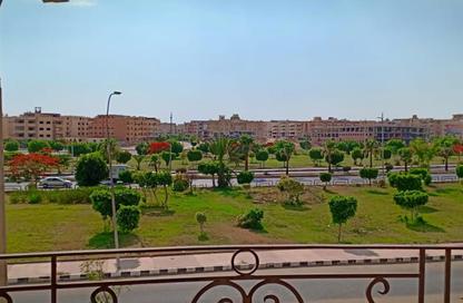 شقة - 3 غرف نوم - 3 حمامات للبيع في شارع نجيب محفوظ - الحي التاسع - مدينة العبور - القليوبية