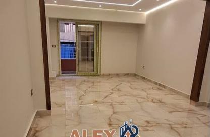 Apartment - 2 Bedrooms - 1 Bathroom for rent in Mostafa Abou Heif St. - Saba Basha - Hay Sharq - Alexandria