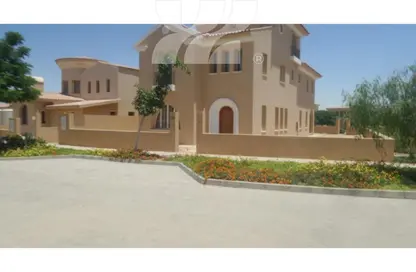 فيلا - 3 غرف نوم - 5 حمامات للبيع في هايد بارك سنترال - التجمع السادس - مدينة القاهرة الجديدة - القاهرة